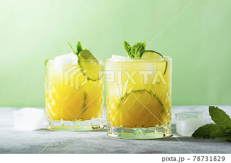 Citrus lemonade with ice cubes, juice and lime fruit ,summer refreshing drink. 78731829