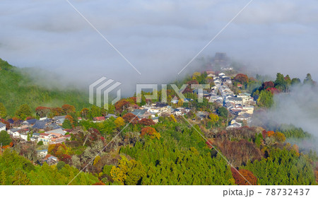 吉野山 雲海と紅葉 吉野山 雲海と紅葉 78732437