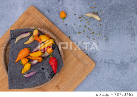 Peruvian chili peppers of various colors Peruvian chili peppers of various colors 78733465