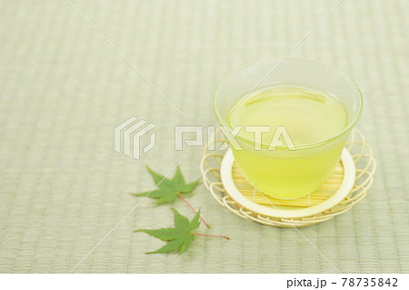 冷茶とモミジ 冷茶とモミジ 78735842