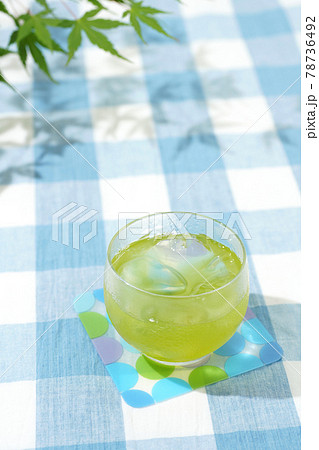 冷茶と水色のランチョンマット 78736492