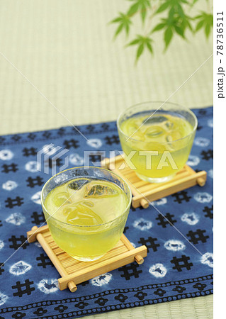 2客の冷茶と藍染めマット 78736511