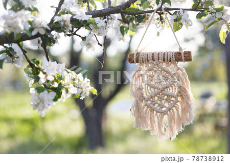 creation of a panel from macrame 78738912
