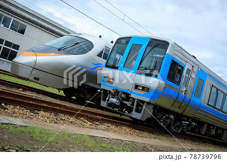 JR四国 8000系電車＆2000系気動車（TSE） 78739796