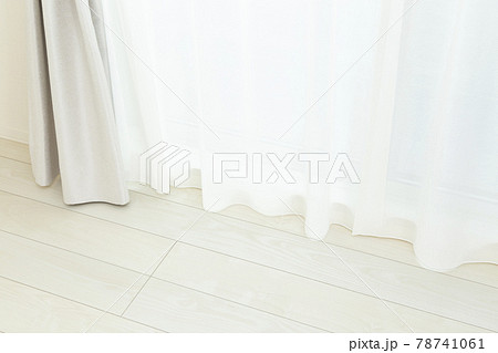 カーテンとフローリング カーテンとフローリング 78741061