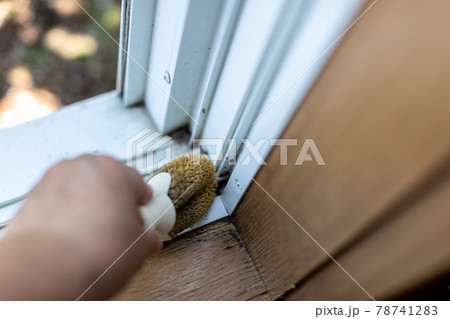 サッシの溝の掃除 78741283