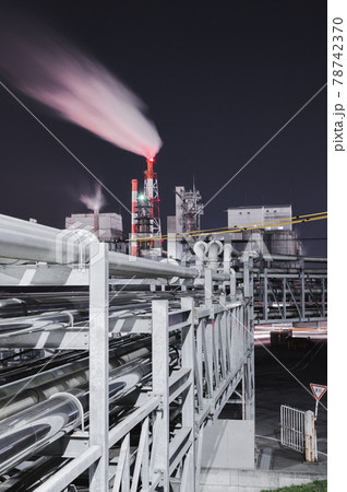 煌びやかな工場夜景 煌びやかな工場夜景 78742370