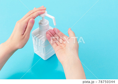 手指消毒用　アルコールスプレー使用 78750344
