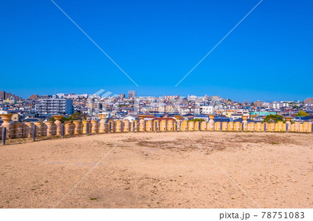 五色塚古墳と神戸の街並 78751083