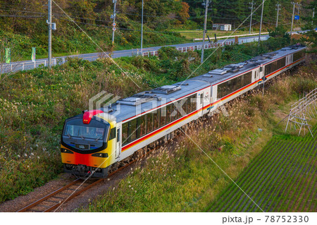 人気観光列車 快速リゾートしらかみ くまげら編成 人気観光列車 快速リゾートしらかみ くまげら編成 78752330