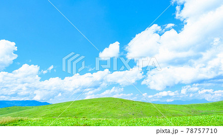 爽やかな高原風景（夏） 78757710