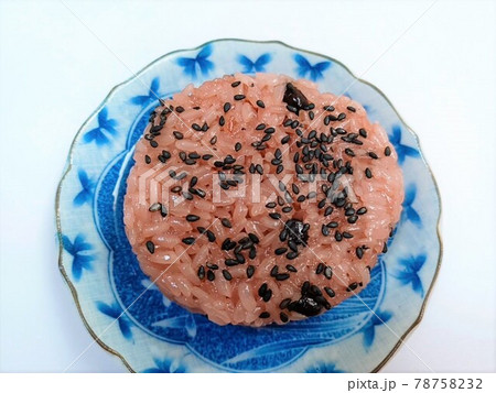 お赤飯のおにぎり 78758232