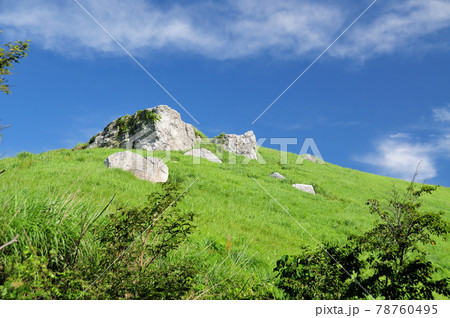 夏の生石高原(火上げ岩) 【和歌山県紀美野町】 夏の生石高原(火上げ岩) 【和歌山県紀美野町】 78760495