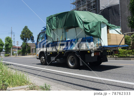 中型輸送トラック　平ボディトラック  78762333
