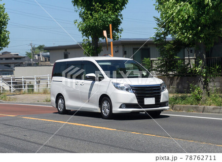 ワンボックスカー ミニバン	 78762711