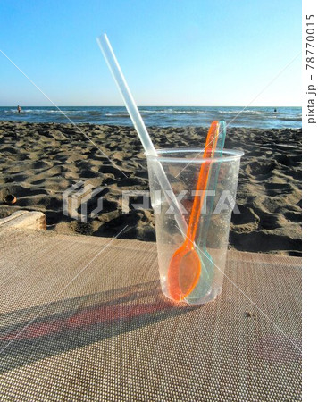 empty cocktail plastic glass empty cocktail plastic glass 78770015