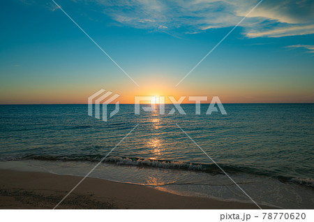 与論島の夕焼け 与論島の夕焼け 78770620