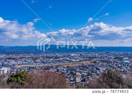 （静岡県）清水町本城山公園から望む、県東部の街並み・卸団地 78774653