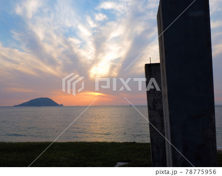 志賀島 下馬ヶ浜海水浴場の夕焼け 福岡県福岡市東区志賀島 志賀島 下馬ヶ浜海水浴場の夕焼け 福岡県福岡市東区志賀島 78775956