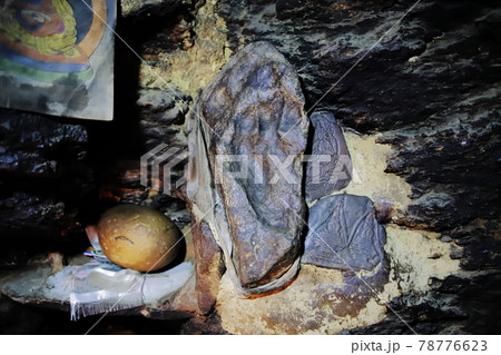 チウゴンパ　グルリンポチェの足跡 78776623