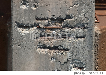 コンクリートの爆裂　鉄筋かぶり不足 78779311