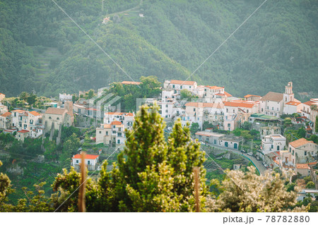 Beautiful cozy bay with boats and clear turquoise water in Italy 78782880