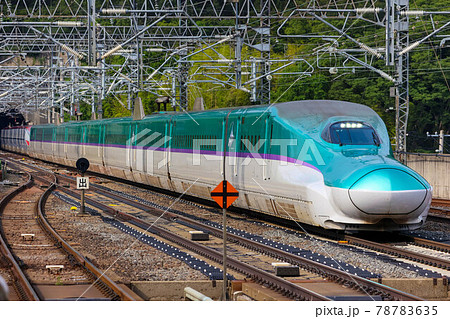 駅を通過する東北新幹線H5系 駅を通過する東北新幹線H5系 78783635