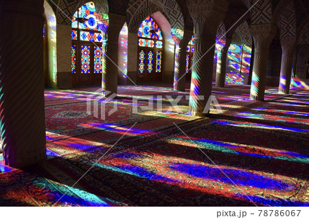 イランのシーラーズのピンクモスクのステンドグラス イランのシーラーズのピンクモスクのステンドグラス 78786067