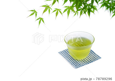 冷茶とモミジ 78789296