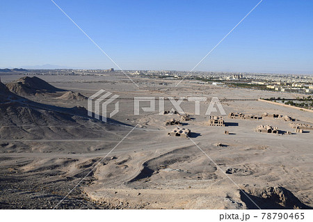 イランのヤズドの沈黙の塔からの景色 78790465