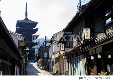 早朝の京都八坂の塔 早朝の京都八坂の塔 78791189