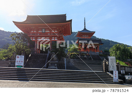 夏の早朝の清水寺 78791524