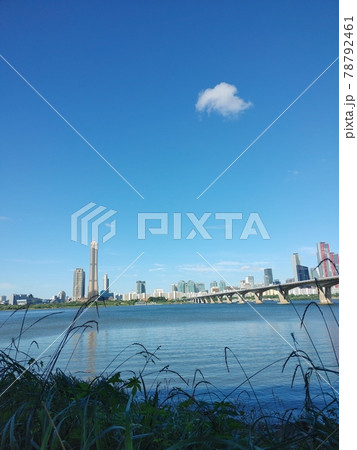 高層ビル 風景 空 78792461