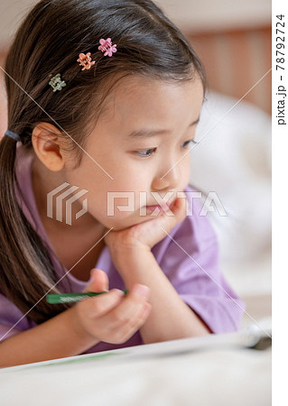 子供 鉛筆 ベッド 78792724