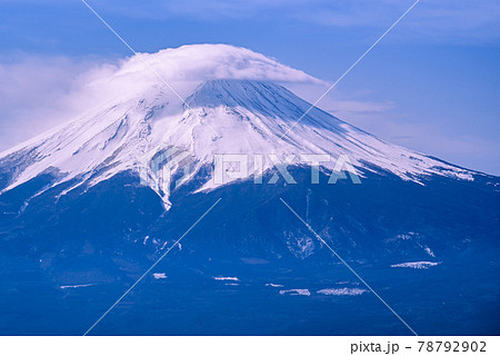 (山梨県)厳冬期の富士山・笠雲 (山梨県)厳冬期の富士山・笠雲 78792902