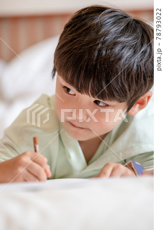 子供 鉛筆 ベッド 78793022