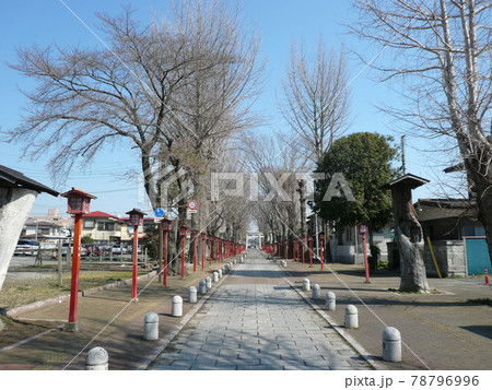栃木県小山市宮本町にあり、徳川家康も崇拝し、朱神輿を奉納した須賀神社 78796996
