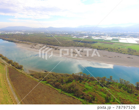 水面に映る雲〜ドローンで空撮(吉野川左岸/徳島県上板町綾部) 水面に映る雲〜ドローンで空撮(吉野川左岸/徳島県上板町綾部) 78797526