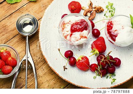Ice cream with berries and jam 78797888