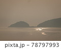 沖島の夕景　滋賀県近江八幡市 78797993