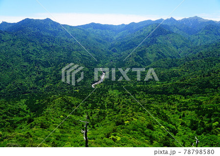 屋久島　太鼓岩から見る宮之浦岳方面の眺め 78798580