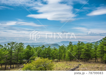 《長野県》茅野市風景　メルヘン街道　日向木場展望台からの山並み 78799083