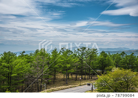 《長野県》茅野市風景　メルヘン街道　日向木場展望台からの山並み 78799084