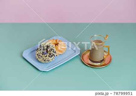 ドーナツとコーヒー 78799951