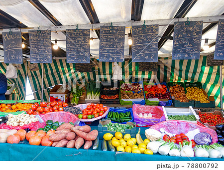 パリの朝市(新鮮な野菜)、バスティーユのマルシェ(Marché Bastille) パリの朝市(新鮮な野菜)、バスティーユのマルシェ(Marché Bastille) 78800792