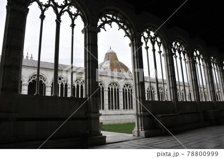 イタリア、ピサ、ピサの斜塔、カンポサント(納骨堂) イタリア、ピサ、ピサの斜塔、カンポサント(納骨堂) 78800999