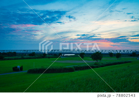 夕暮れの取手緑地 運動公園 78802543