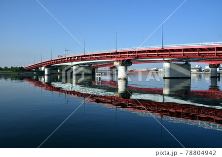大井ふ頭と京浜島間に架かる京浜大橋 78804942