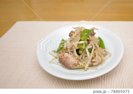 鯖の缶詰と野菜の炒め物 78805075