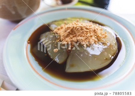 奈良県の有名なスイーツのくず餅 78805583